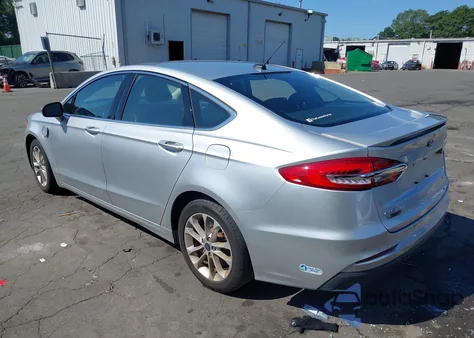2019 Ford Fusion Energi Titanium from USA, damaged, VIN 3FA6P0SU3KR111057